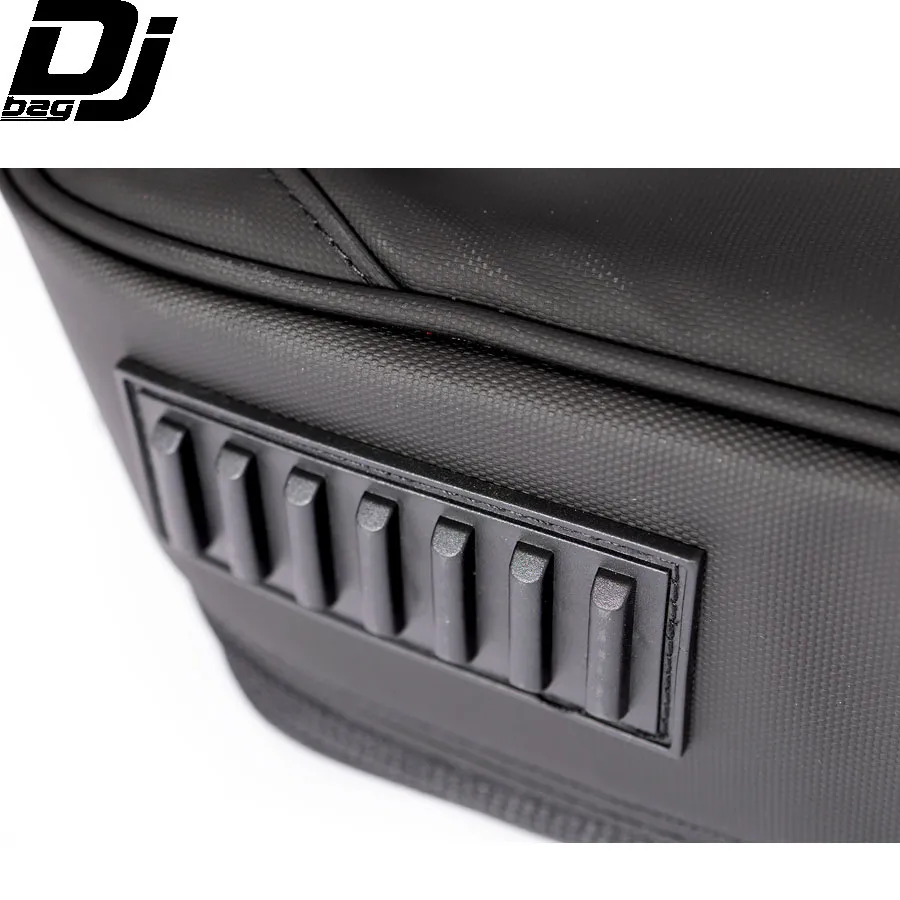 Bolsa DJBag K MiniMK2 para transporte de controlador DJ vista detalle protectores laterales