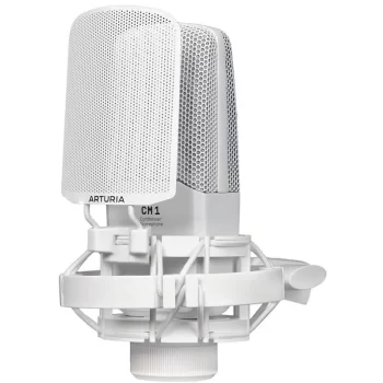 Pack compuesto por una interfaz de audio, micrófono, auriculares y cables en color blanco vista del micrófono en color blanco