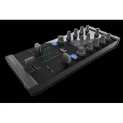 Traktor Kontrol Z1 Native Instruments controlador DJ portátil vista 3D inclinada 2