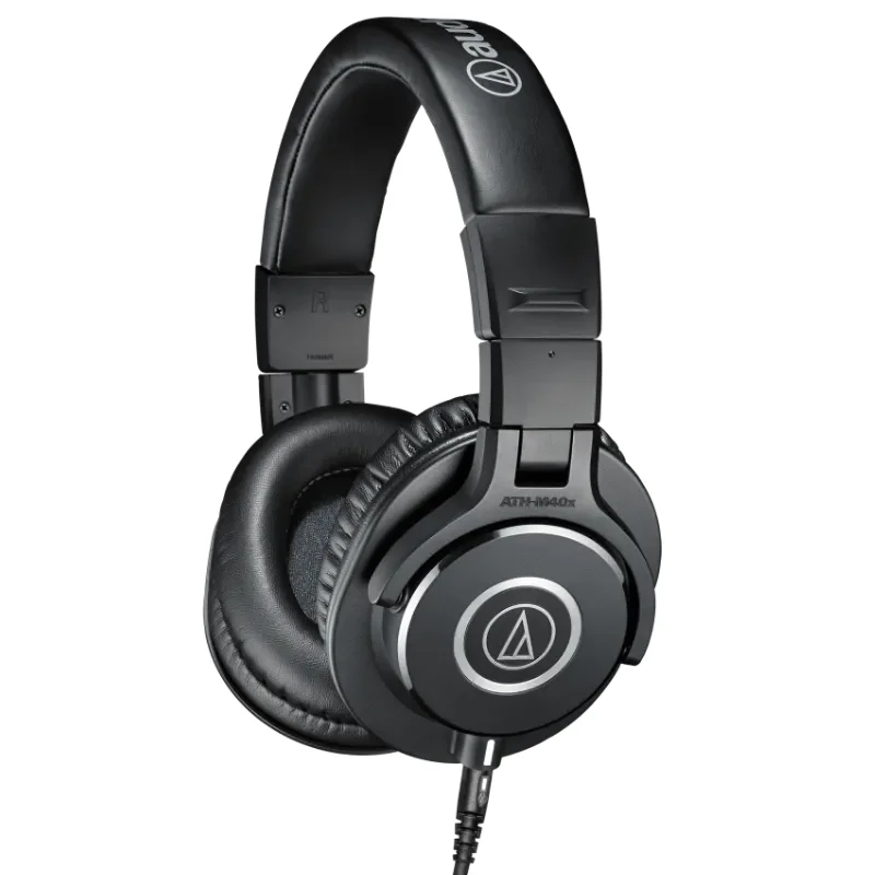 Auriculares profesionales de estudio ATH-M40X black 1 vista lateral 3D