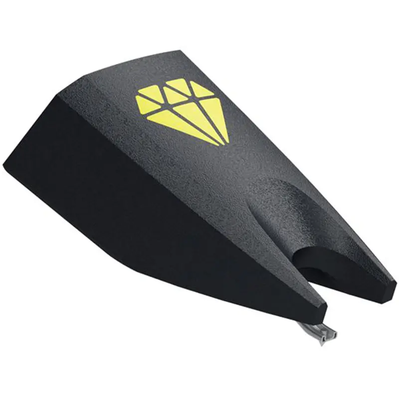 Aguja Ortofon MKII Club en color negro con detalle en amarillo vista lateral