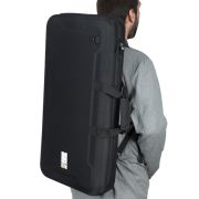 Maleta transporte EVA W-MCB780 para controladores Pioneer DJ 1000 vista lateral colgada en espalda