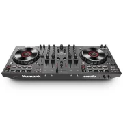 Controlador DJ Numark NS4FX vista ángulo frontal