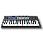 Teclado controlador midi Novation FLKEY 37 vista superior inclinado