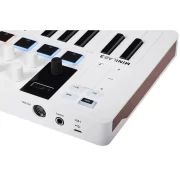 Teclado controlador midi USB Arturia MiniLab 3 vista cenital 3d trasera conexiones detalle lazo izquierdo