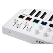 Teclado controlador midi USB Arturia MiniLab 3 vista cenital 3d trasera conexiones detalle lazo derecho