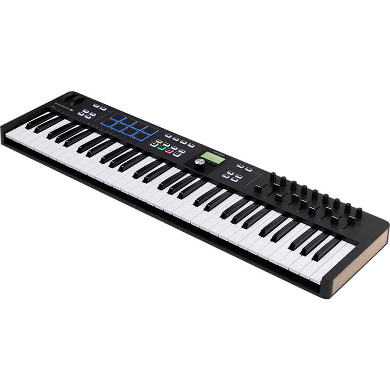 Teclado Midi Arturia Keylab Essential 61 MK3 Black vista lateral derecho 3D