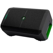 Altavoz amplificado portátil Mackie Thump Go con batería recargable vista en posición monitor - tumbado sobre el suelo