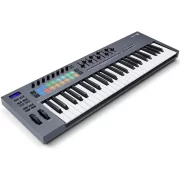 Teclado midi USB Novation FL key 49 vista semi cenital latera