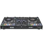 Vista frontal elevada del controlador DJ Rane Performer mostrando los detalles de los platos y los controles frontales. Incluye controles dedicados para loops, efectos y mezclas, proporcionando un control total sobre la música.