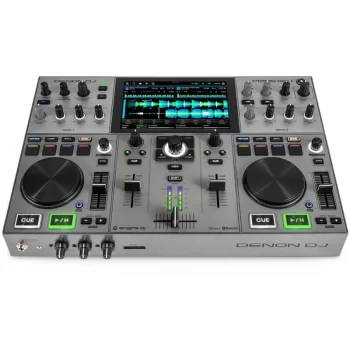 Vista frontal principal del controlador DJ Denon DJ PRIME GO, mostrando los botones, perillas y faders.