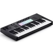 Teclado midi Novation LaunchKey 37 MK4 vista semi cenital lateral 3D
