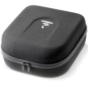 Estuche de transporte y protección cerrados de los auriculares profesionales Focal Listen Pro.