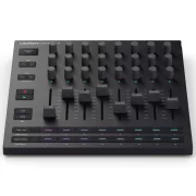 Controlador DAW NOVATION LAUNCH CONTROL XL-3 vista semi cenital.