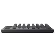 Controlador DAW NOVATION LAUNCH CONTROL XL-3 vista lateral.