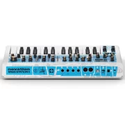 Sintetizador-Novation Bass Station II SWIFTY EDITION vista trasera del panel de conexiones.