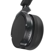 Vista detallada del auricular AlphaTheta con controles de volumen más y menos, luces LED de estado y puerto de conexión jack para cableado de monitorización.